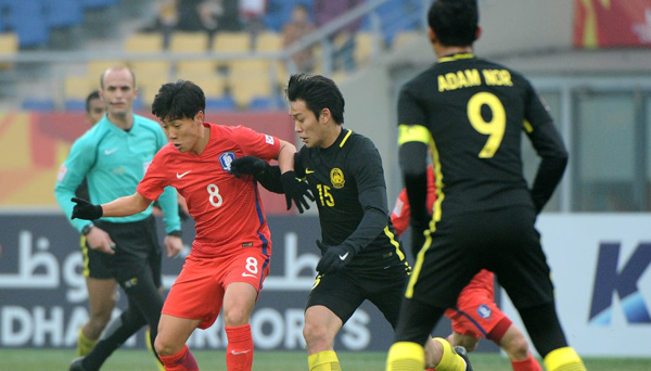 Việt Nam hạ Iraq trong loạt sút 11m, vào bán kết